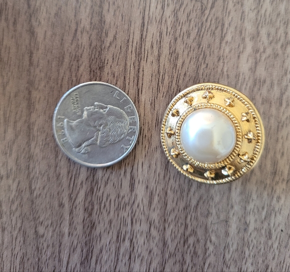 Chanel Vintage Clip Gold Plated Pearl Earrings - Picture 3 of 3